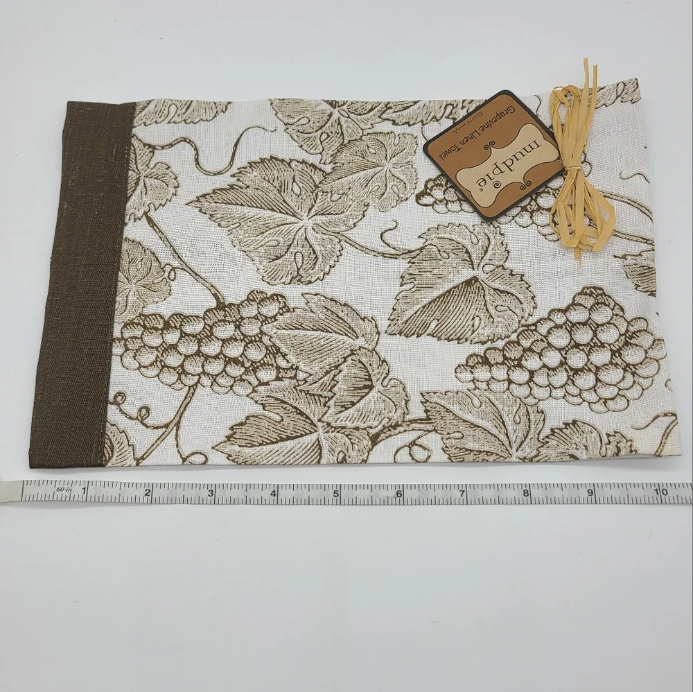 Mud Pie Grapevine Linen Towels - Picture 3 of 7